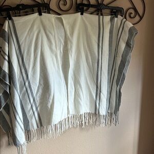 NWOT Grey and White Poncho